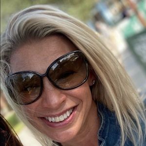 Meet your Posher, Vanessa